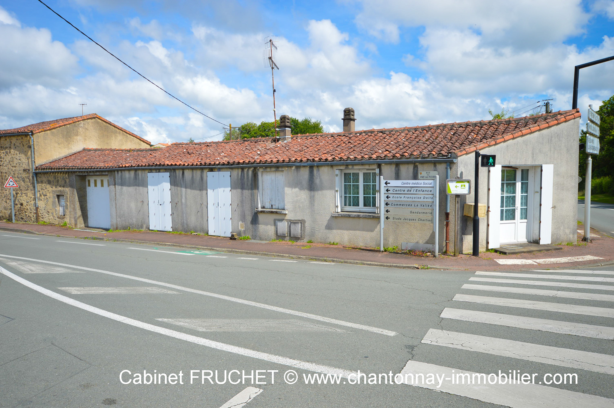 POUZAUGES : Ensemble de 2 logements à rénover