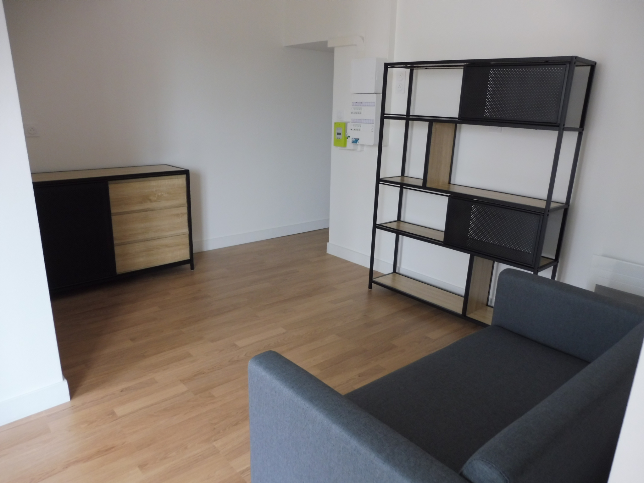 CHANTONNAY, STUDIO meublé et neuf dans centre ville