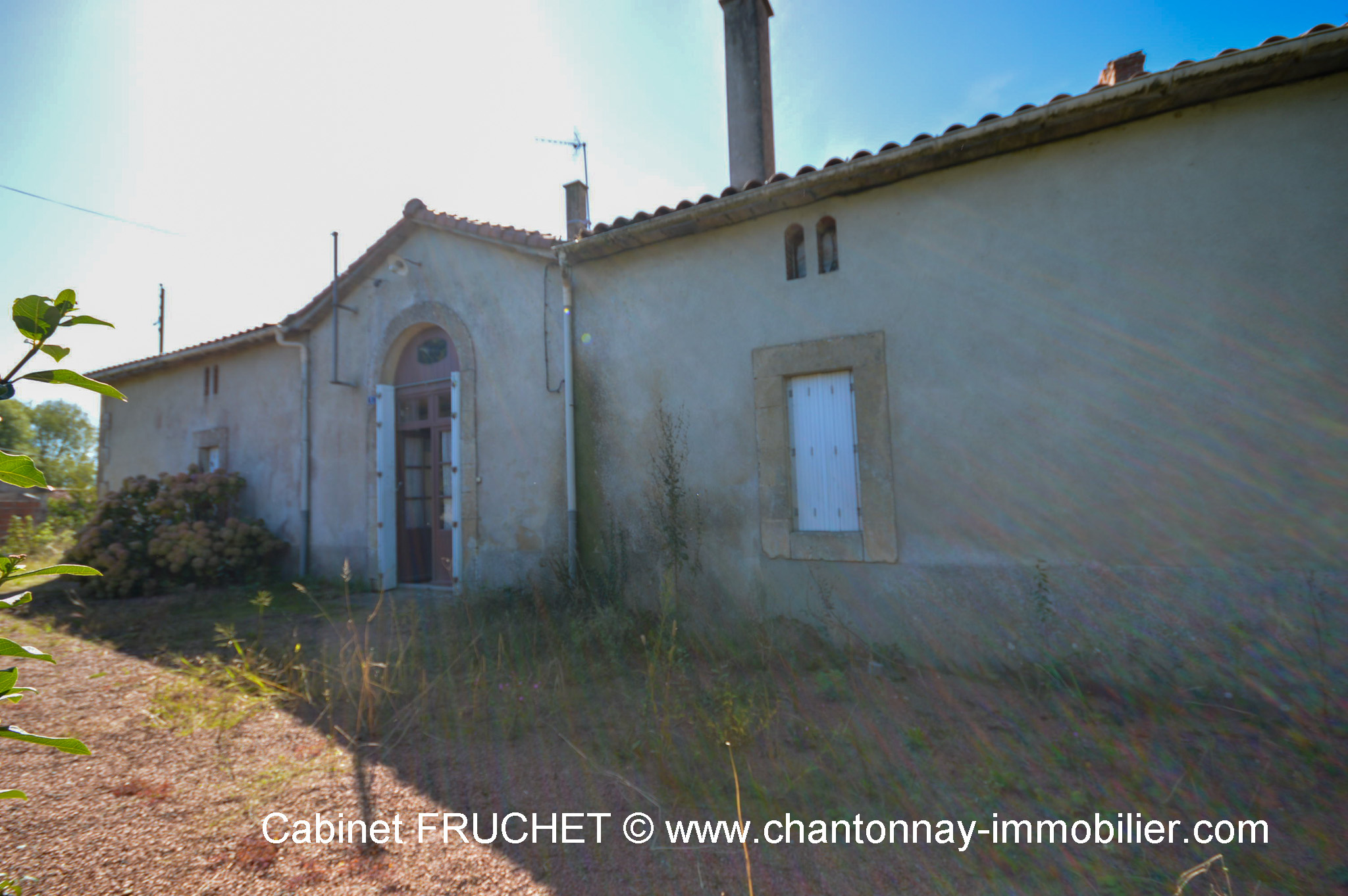 RARE : Très beau corps de ferme indépendant, à restaurer.
