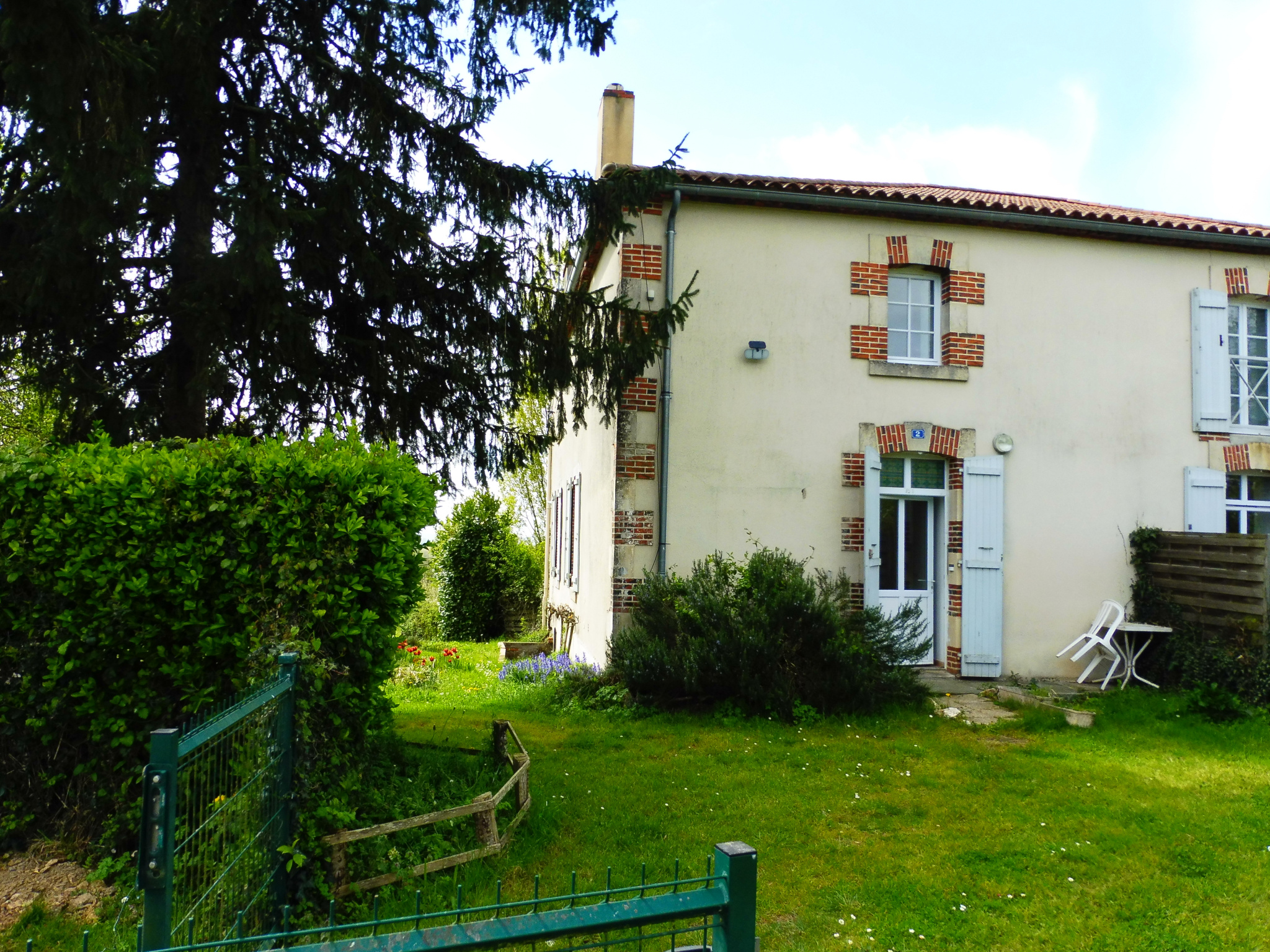MOUILLERON EN PAREDS, maison en campagne à seulement 1,5 km du bourg