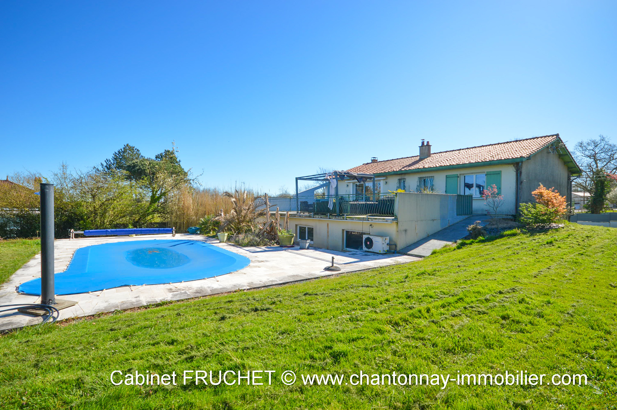 CHANTONNAY - Maison 4-5 chambres avec dépendances et terrain