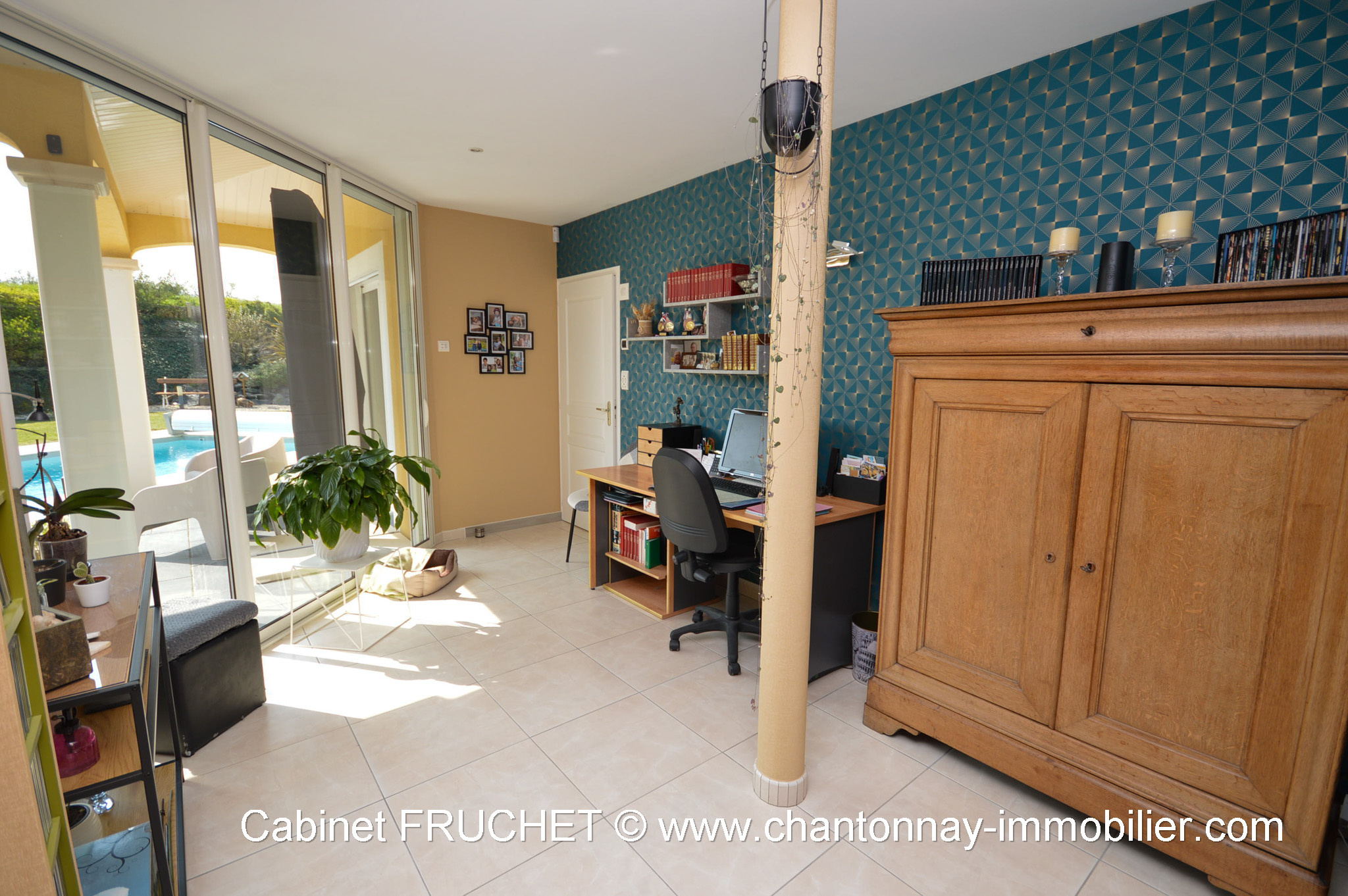 CHANTONNAY - Propriété contemporaine de plain-pied offrant de belles prestations