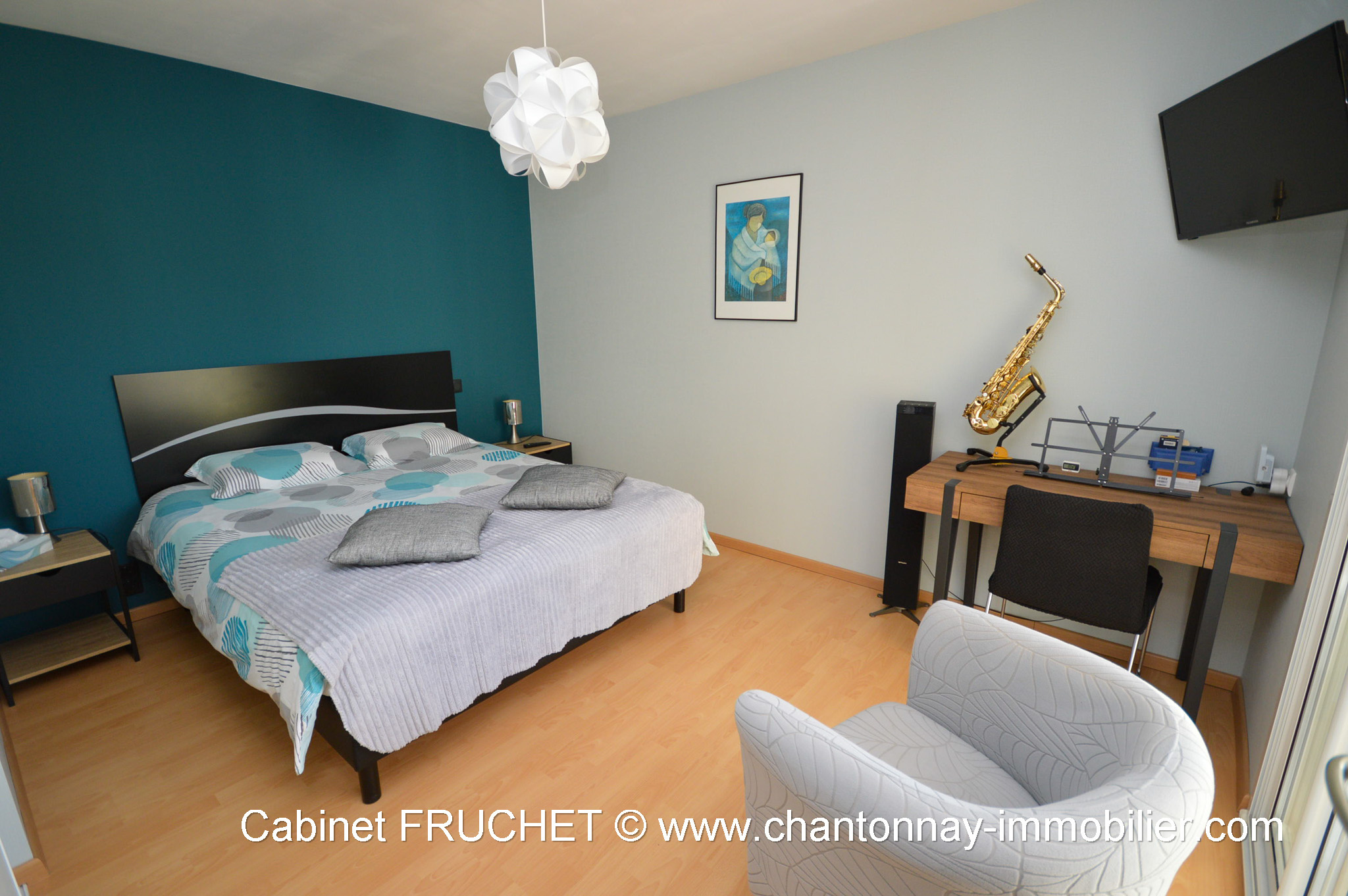 CHANTONNAY - Propriété contemporaine de plain-pied offrant de belles prestations