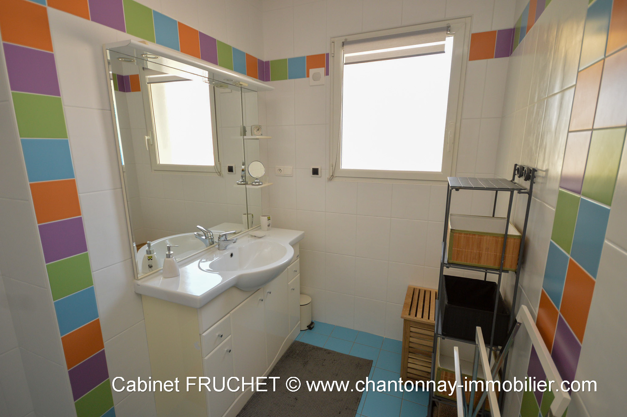 CHANTONNAY - Propriété contemporaine de plain-pied offrant de belles prestations
