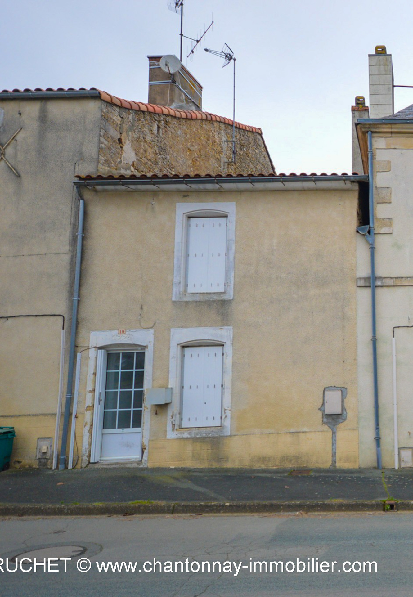 Pour INVESTISSEURS. Maison de bourg.