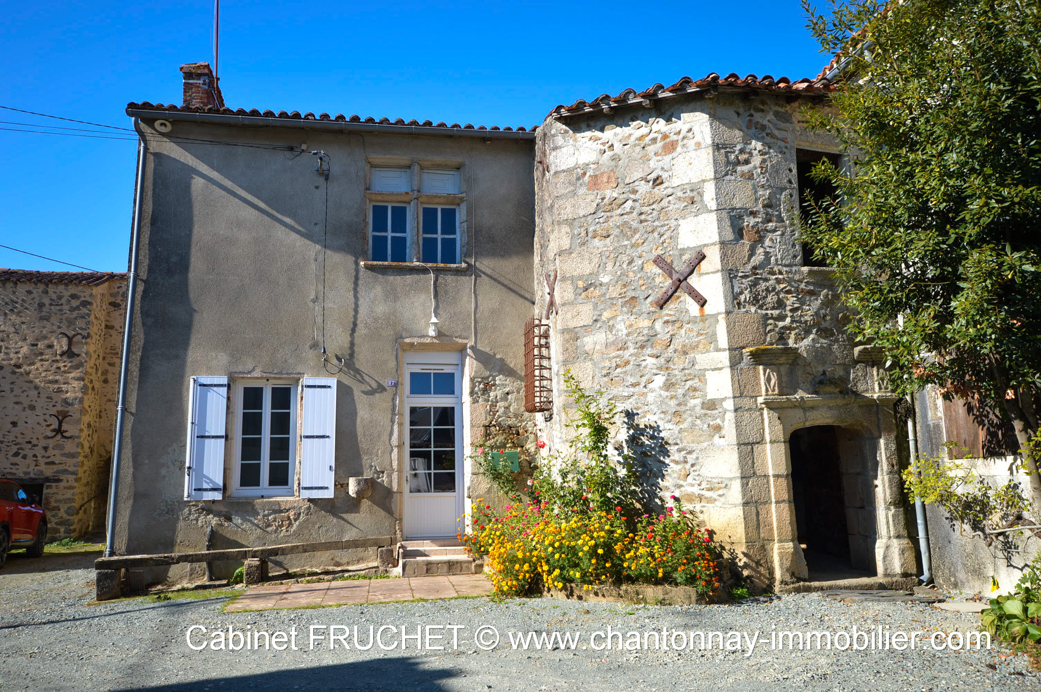 Maison en pierre proche centre ville