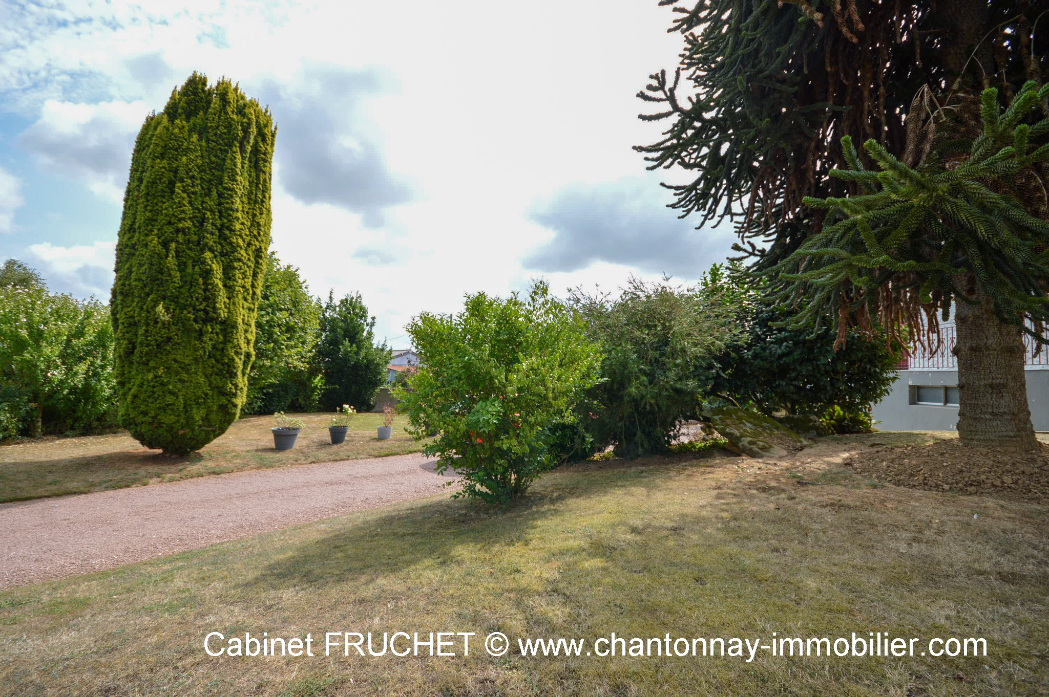 LE BOUPERE - En campagne, charmante maison 3 chambres et dépendances