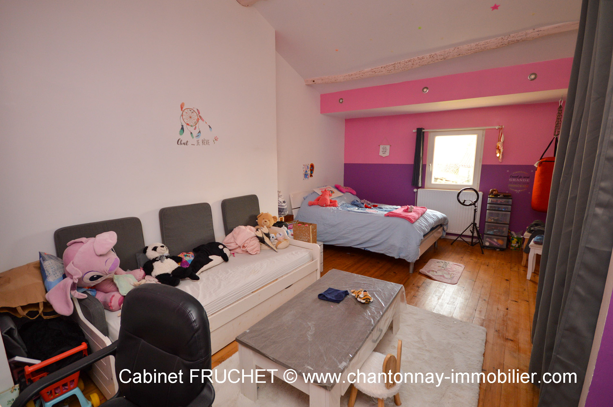Beaux volumes pour cette maison ancienne rénovée