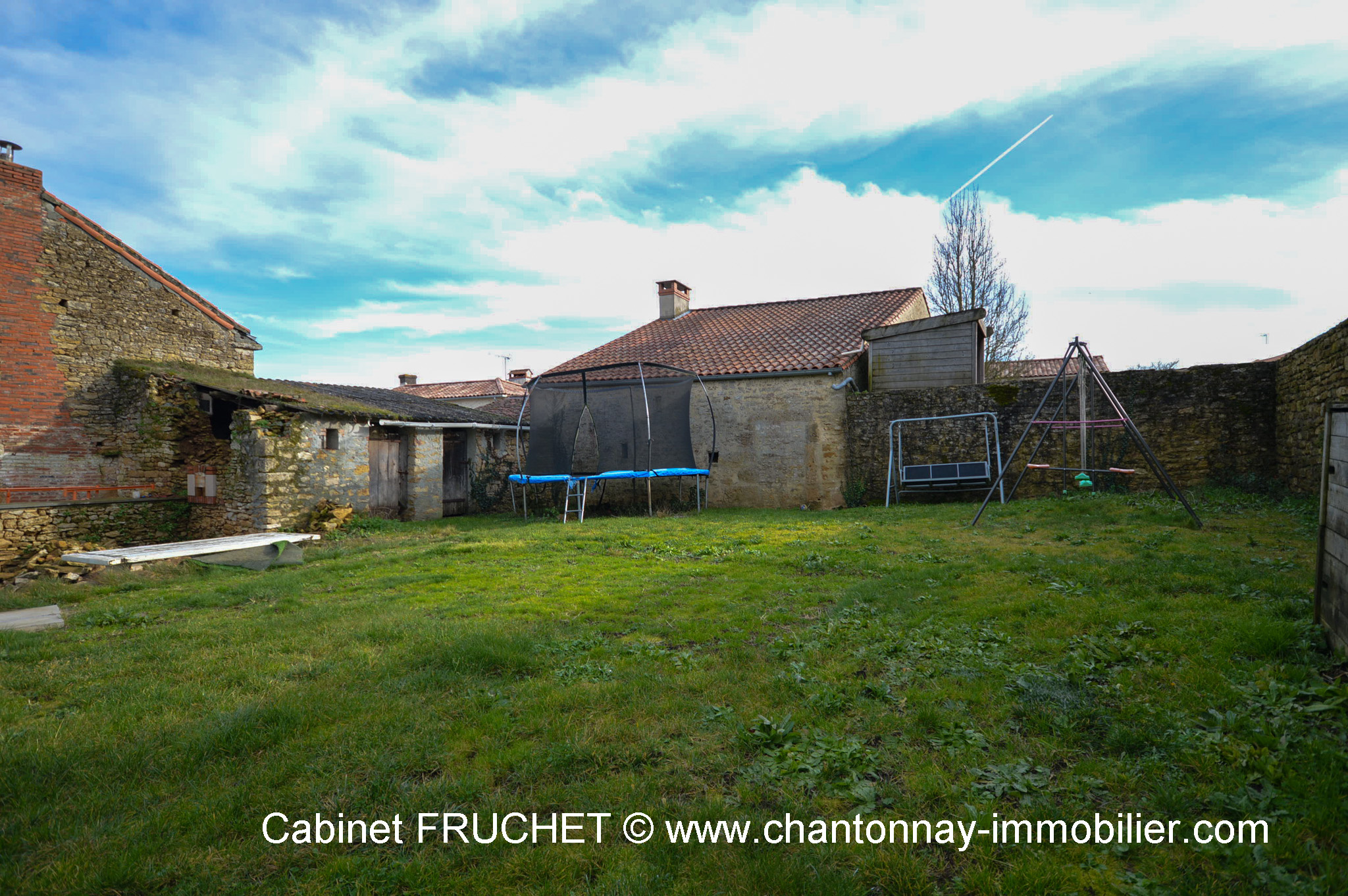 Beaux volumes pour cette maison ancienne rénovée