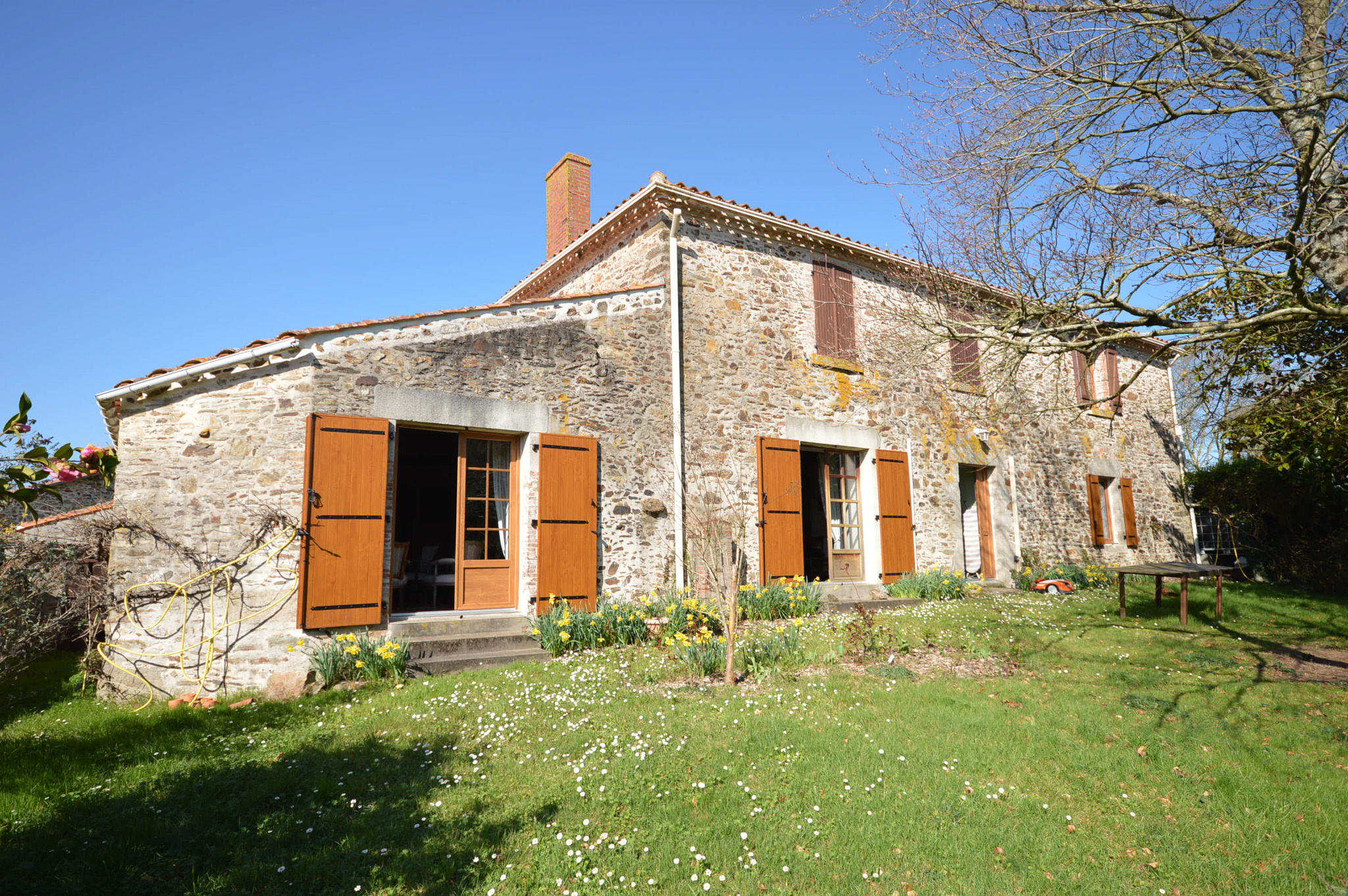 LES ESSARTS-EN-BOCAGE - Corps de ferme rénové de 157 m2 à 15 min de la Roche Sur Yon