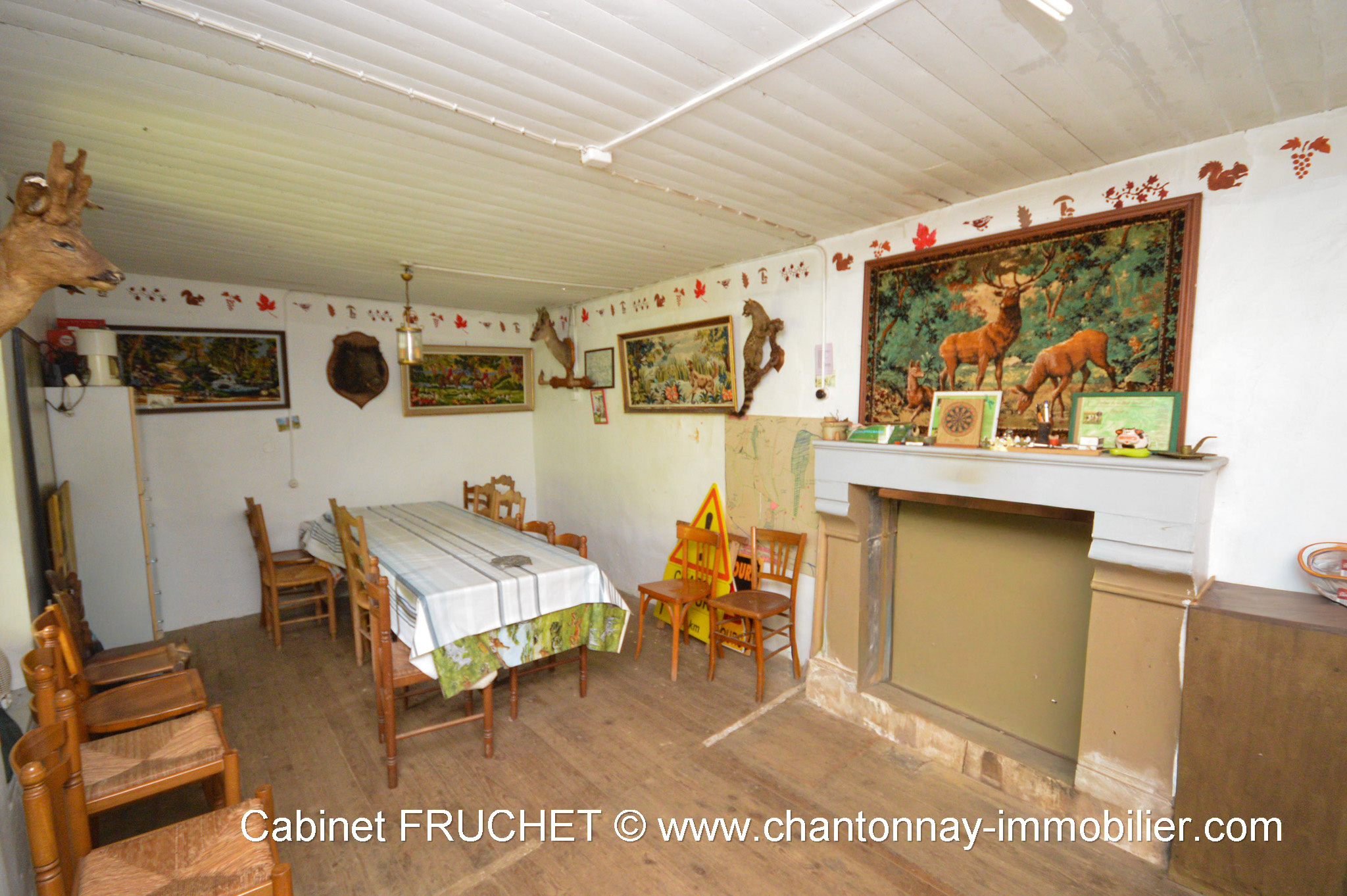 Axe CHANTONNAY - SAINT-JEAN-D'HERMINE - RARE - Très belle Gentilhommière à rénover