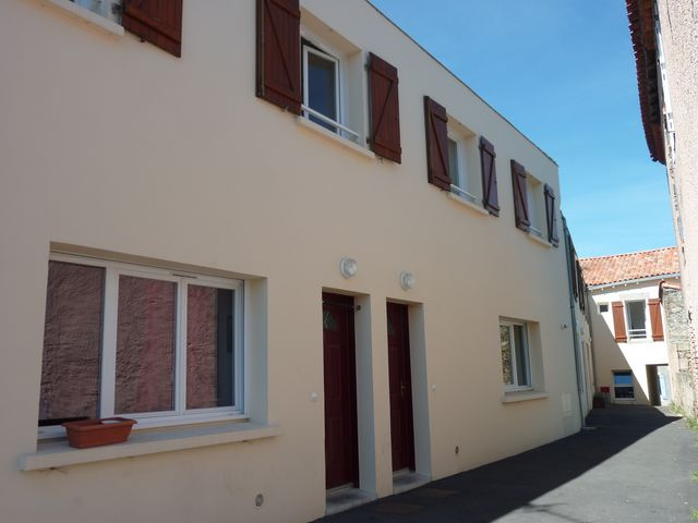 BOURNEZEAU, centre bourg, apt T1 bis