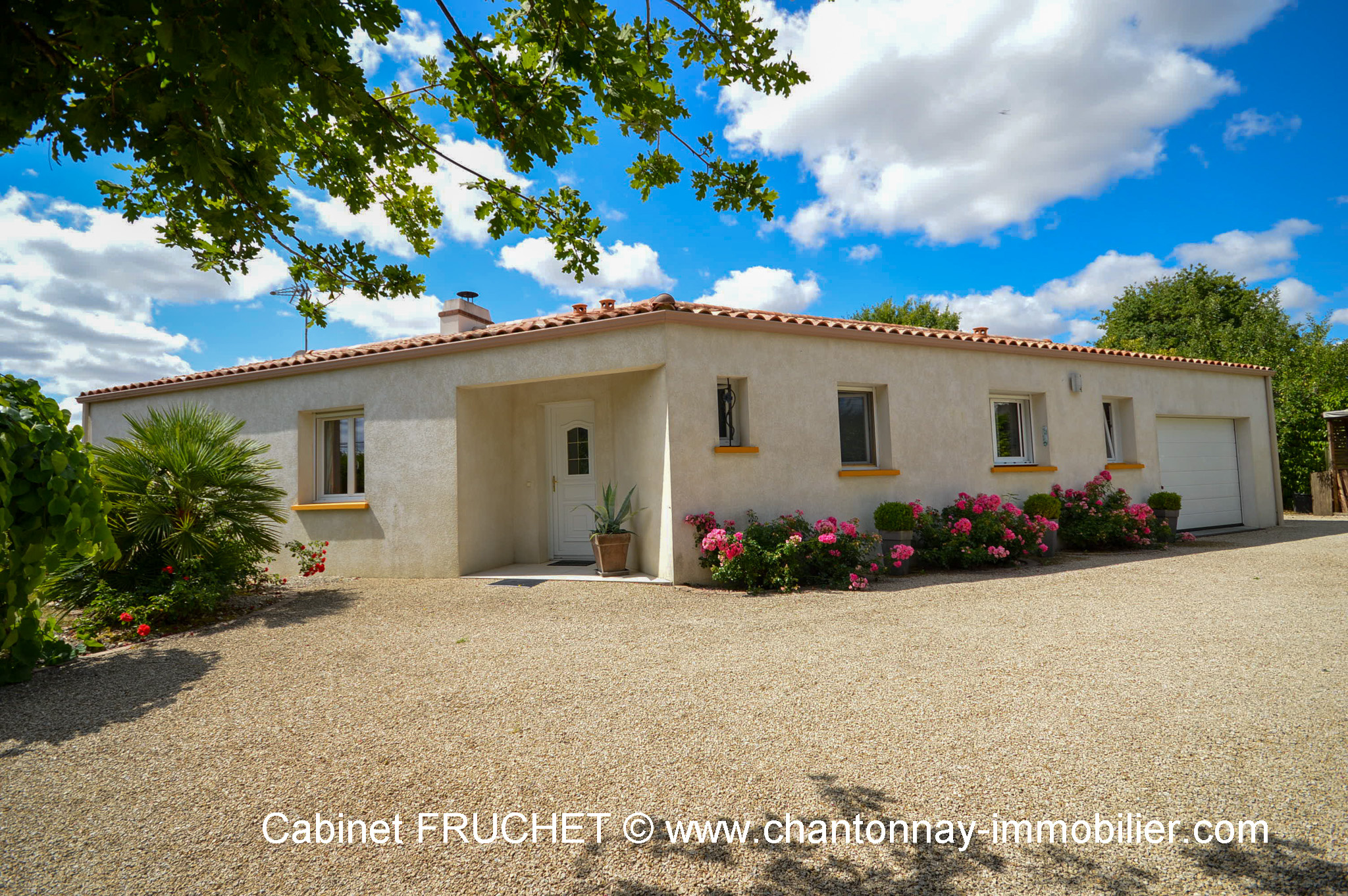 Jolie maison de plain-pied dans bel environnement