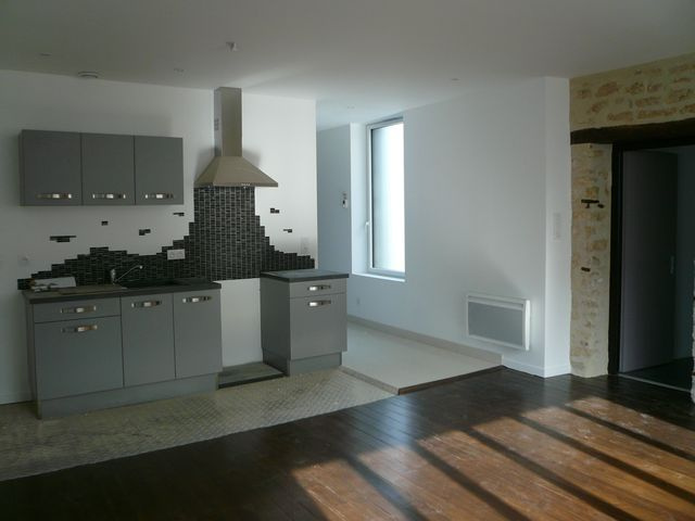 Exceptionnel dans centre ville CHANTONNAY, magnifique LOFT de 80 m2 en parfait état