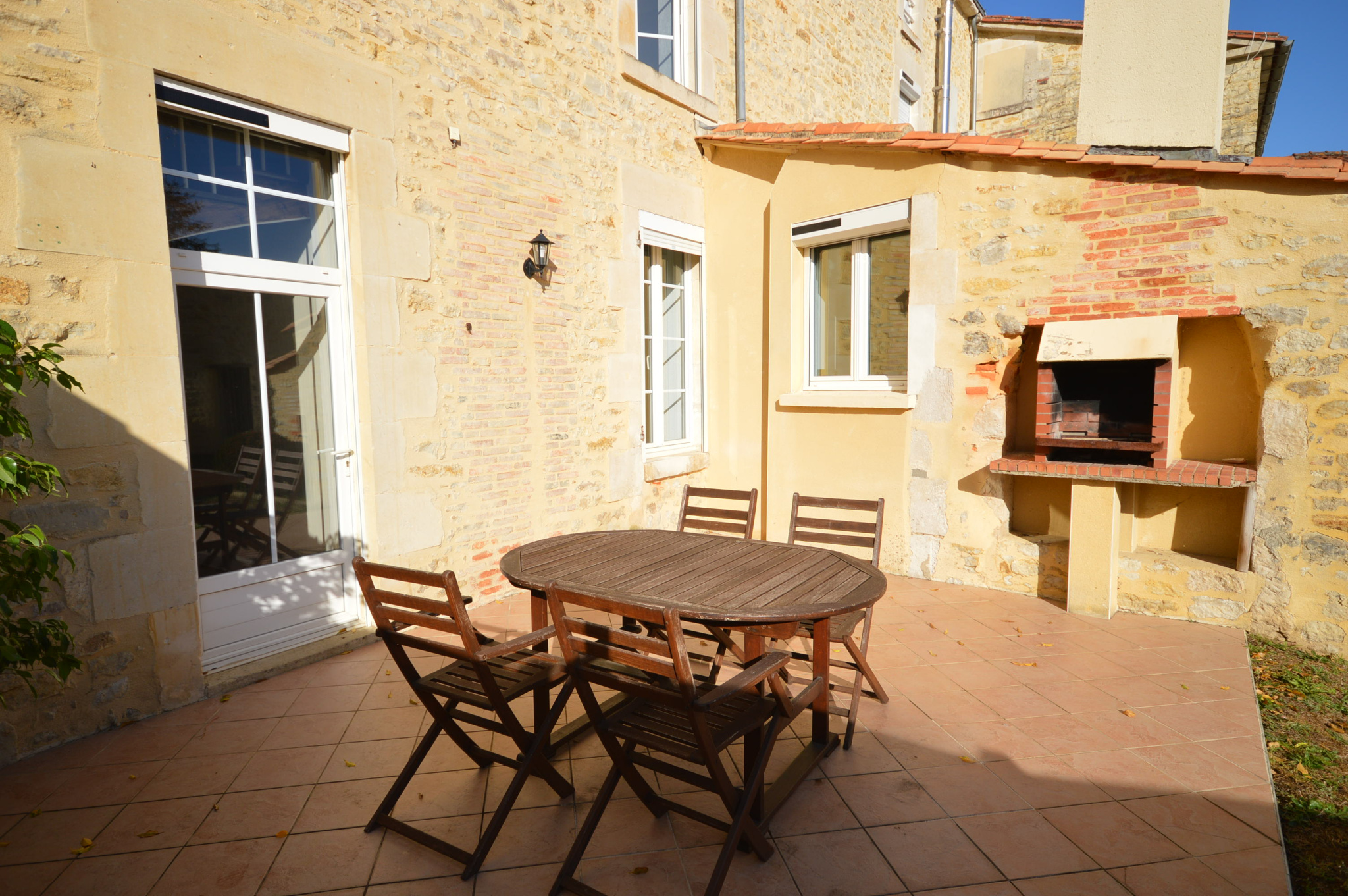 En centre ville de CHANTONNAY - Maison de caractère avec 5 chambres