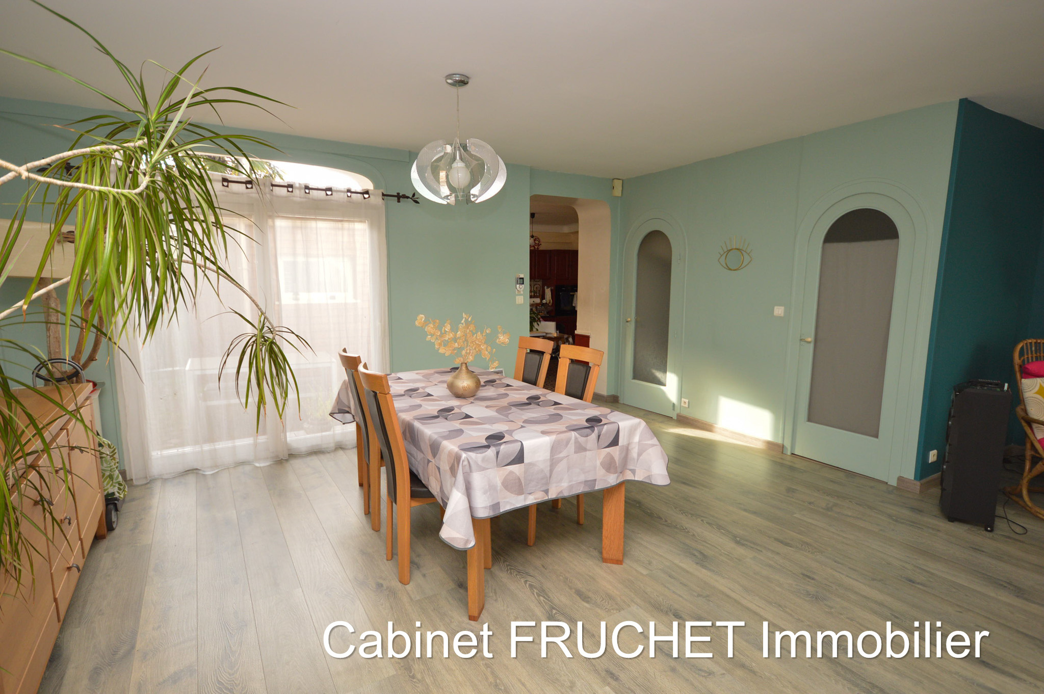 CHANTONNAY - En centre ville - Maison avec 3 chambres et extérieur