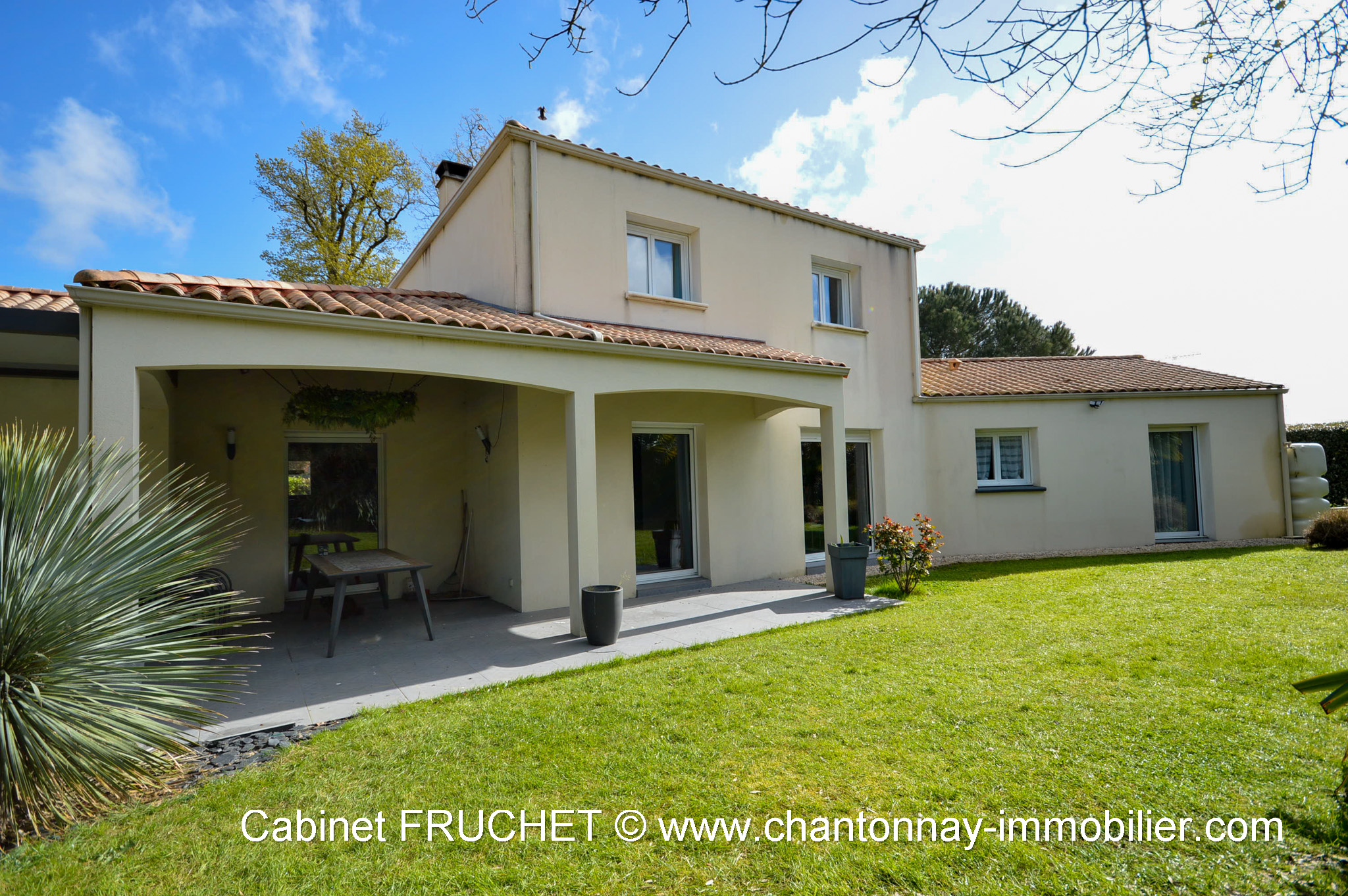 CHANTONNAY - Très agréable maison contemporaine offrant de belles prestations