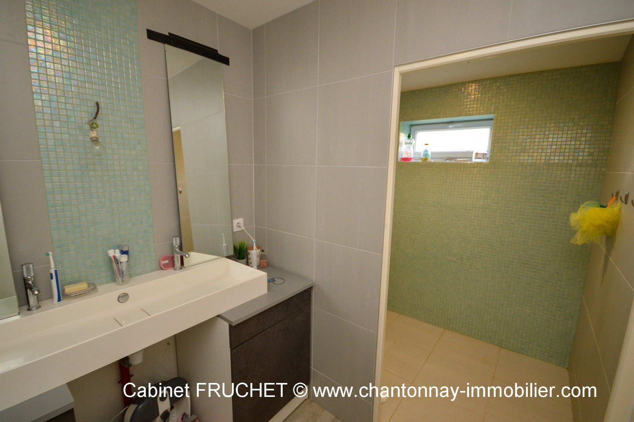 CHANTONNAY - Maison plain-pied avec grand atelier