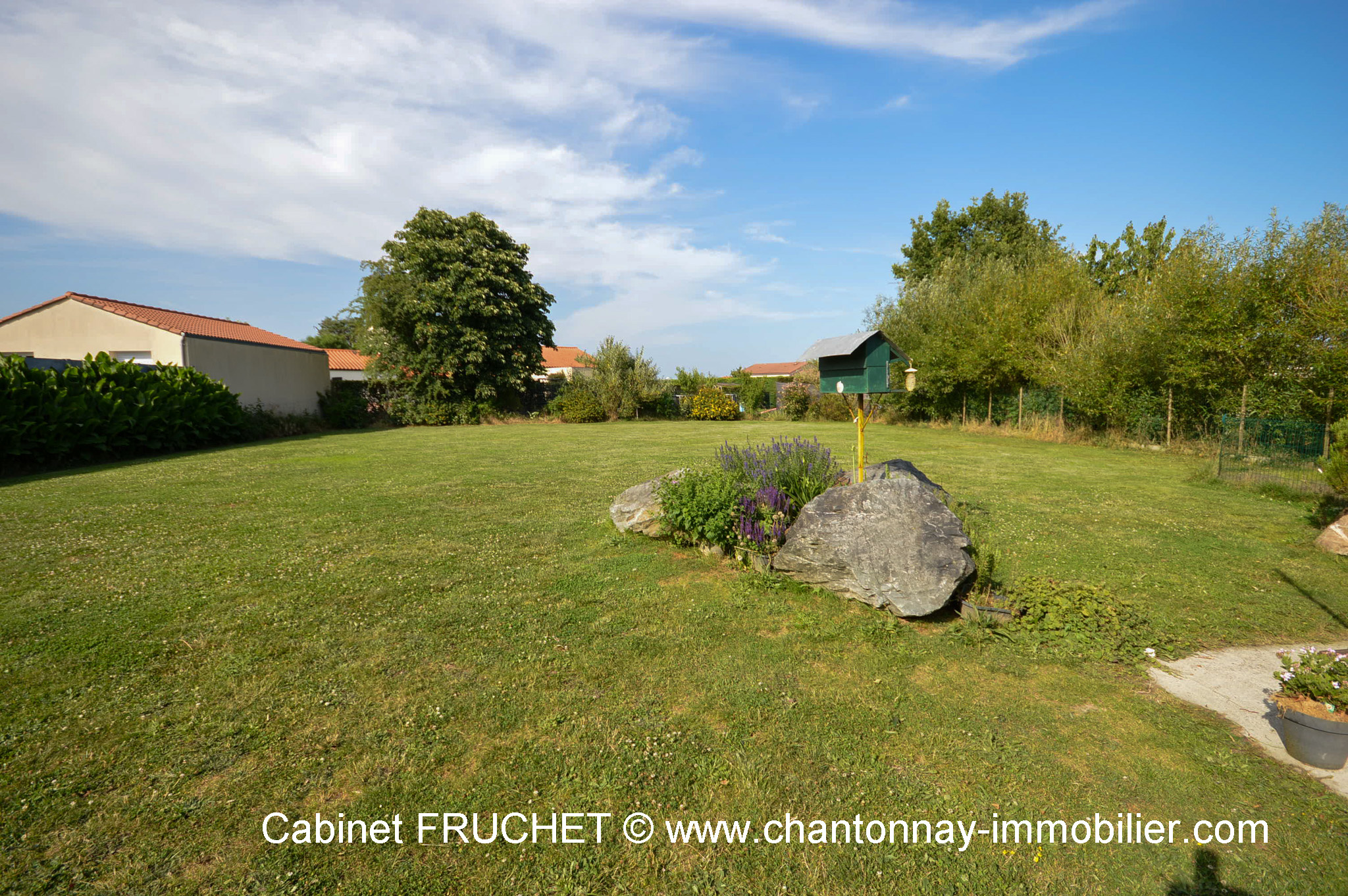 CHANTONNAY - Maison plain-pied avec grand atelier